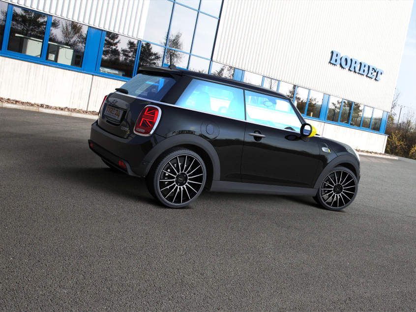 LAMERA (L)|Schwarz Matt Poliert 19