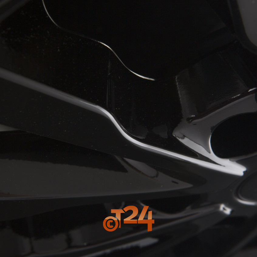 P 86|Black Glossy 17